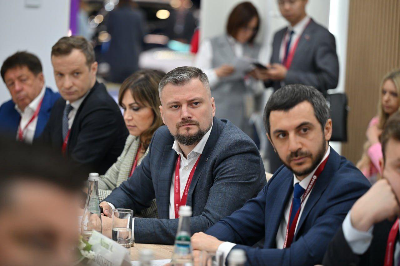 В рамках Петербургского Международного экономического форума Гильдией организован  круглый стол «Регионы и экономические зоны: новые горизонты российско-китайского сотрудничества»